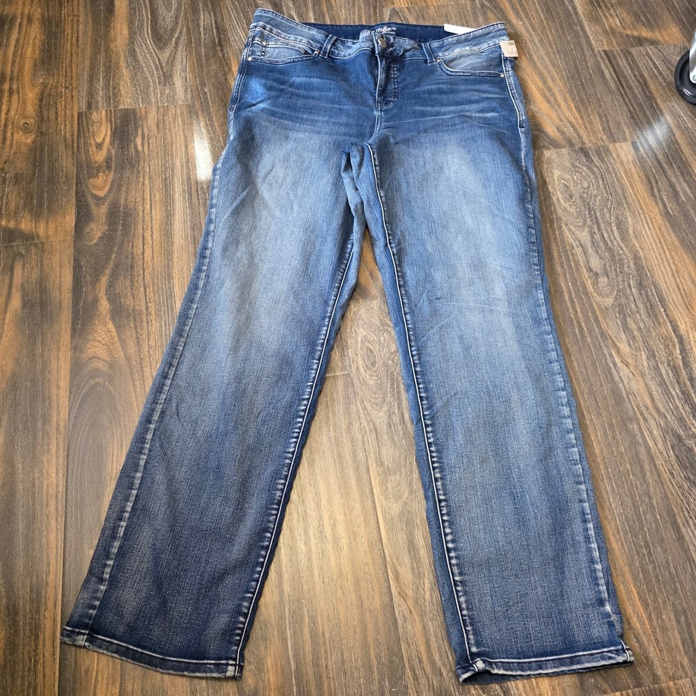 Maurices Everflex Straight Leg Jeans Womens 18W Regular Mid Rise Medium Blue